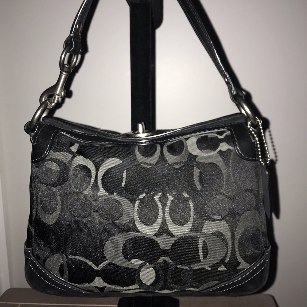 COACH OPTIC SIGNATURE CHELSEA BLACK HANDBAG